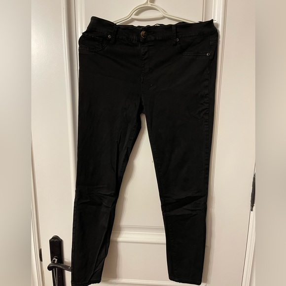 Pant - Picture 1 of 4